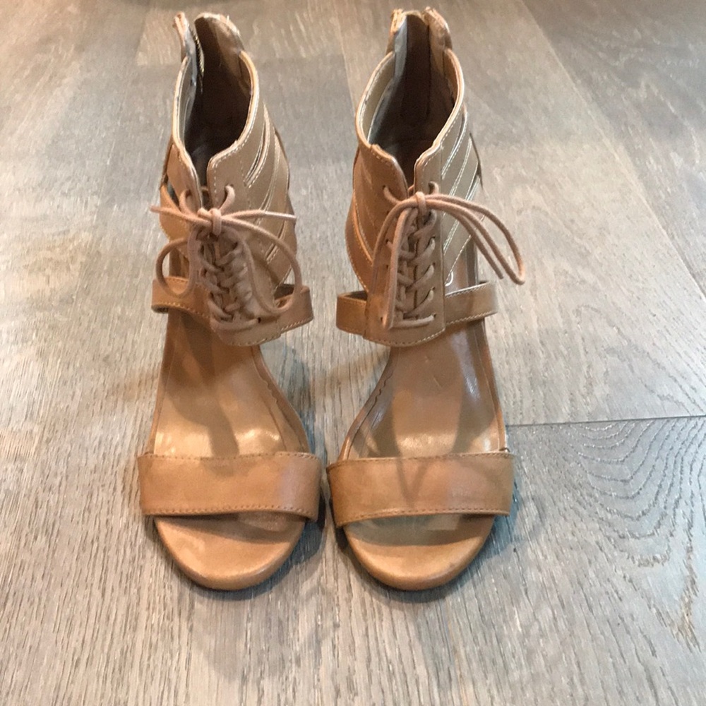 Report Heels